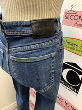 Cargar imagen en el visor de la galería, Bebe Dark Wash Denim Jeans (Size 28)
