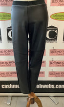 Cargar imagen en el visor de la galería, Parasuco Faux Leather Blend Stretch Pants (Size M)
