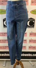 Cargar imagen en el visor de la galería, Spanx Distressed Jeans (Size XL)
