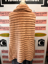 Charger l'image dans la galerie, Made in Italy Pink Fuzzy Vest (Size L/XL)
