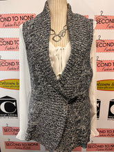 Cargar imagen en el visor de la galería, Chaps Cross Front Knitted Vest (Size S)
