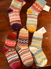 Cargar imagen en el visor de la galería, Women's/Unisex Nordic Fairisle-Style Wool Blend Socks (5 Designs)

