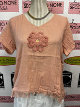 Load image into Gallery viewer, 100% Cotton Large Floral Top (2 Colors)
