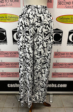 Load image into Gallery viewer, Black &amp; White Abstract Flowy Pants (Only 3 left)
