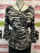 Load image into Gallery viewer, Kische Ruched Animal Print Top (Size XL)

