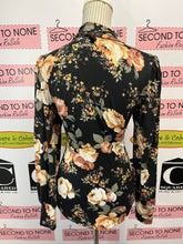 Cargar imagen en el visor de la galería, Ultra Soft Dark Floral Mock Neck (Size M)
