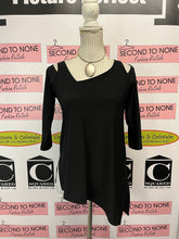 Cargar imagen en el visor de la galería, Sympli Cut Out Asymmetrical Hem Top (Size 4)
