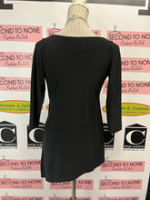 Cargar imagen en el visor de la galería, Sympli Cut Out Asymmetrical Hem Top (Size 4)
