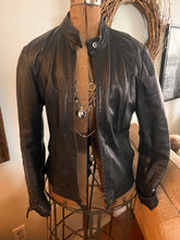 Charger l'image dans la galerie, Danier Black Leather Motorcycle Bomber Jacket (Size Small)
