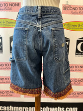 Cargar imagen en el visor de la galería, Upcycled Vintage Wrangler Shorts (Waist 32" = L)

