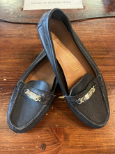 Cargar imagen en el visor de la galería, Calvin Klein Leather Loafers (Size 9)
