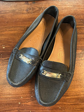 Cargar imagen en el visor de la galería, Calvin Klein Leather Loafers (Size 9)
