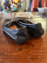 Cargar imagen en el visor de la galería, Calvin Klein Leather Loafers (Size 9)
