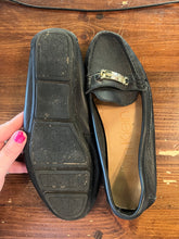 Cargar imagen en el visor de la galería, Calvin Klein Leather Loafers (Size 9)
