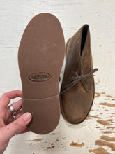 Cargar imagen en el visor de la galería, Clark’s Brown Leather Women’s Desert Boots (Size 7)
