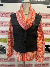 Load image into Gallery viewer, Cropped Quilted Snap Vest (Size XS)
