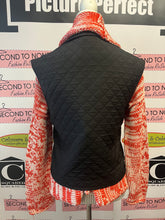 Load image into Gallery viewer, Cropped Quilted Snap Vest (Size XS)
