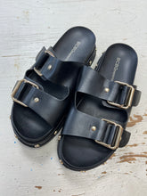 Charger l'image dans la galerie, BCBGeneration Bamba Black Studded Sandals (Size 6.5/EU 37)
