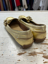Load image into Gallery viewer, Nine West Gold Metallic Leather Driving Loafers (Size 6.5)
