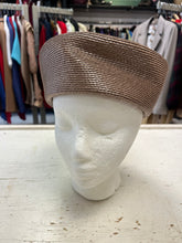Charger l'image dans la galerie, Vintage Brown Woven Pillbox Hat
