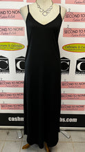Cargar imagen en el visor de la galería, Simple Black Maxi Dress (Size S)
