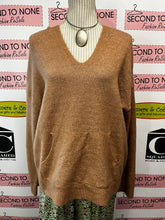 Cargar imagen en el visor de la galería, Grace &amp; Lace Brown Hooded Sweater (Size L)
