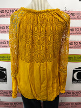 Cargar imagen en el visor de la galería, Italian Made Marigold Long Sleeve Top (Size M)
