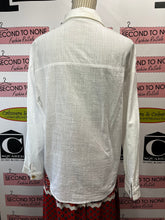 Load image into Gallery viewer, 100% Cotton Button Front Blouse (Size M)
