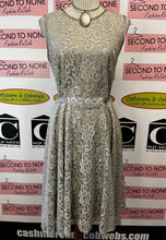 Cargar imagen en el visor de la galería, Betsy Adam Gatsby Dress (Size 10)
