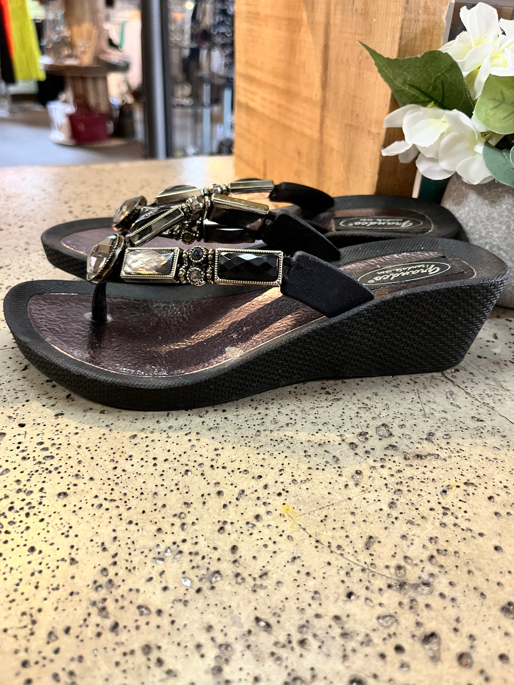 Thong-Style Bead Sandal (Size 6)