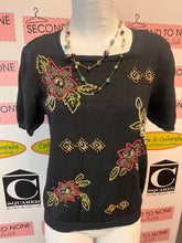 Charger l'image dans la galerie, Fall Embroidered Floral Short Sleeve Top (Size Petite M/L)
