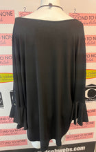 Cargar imagen en el visor de la galería, Black Button Bell Sleeve Blouse (Size 1X)
