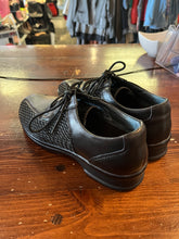 Load image into Gallery viewer, Textured Leather Orthopaedic Loafers (Size 8)

