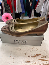 Charger l'image dans la galerie, Franco Sarto Gold Leather Ballet Flats (Size 11)
