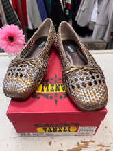 Cargar imagen en el visor de la galería, Vaneli Open-Weave Leather Gold/Silver Flats (Size 11)
