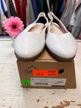Cargar imagen en el visor de la galería, NIB Cliffs White Flat Sling Shoes (Size 11)
