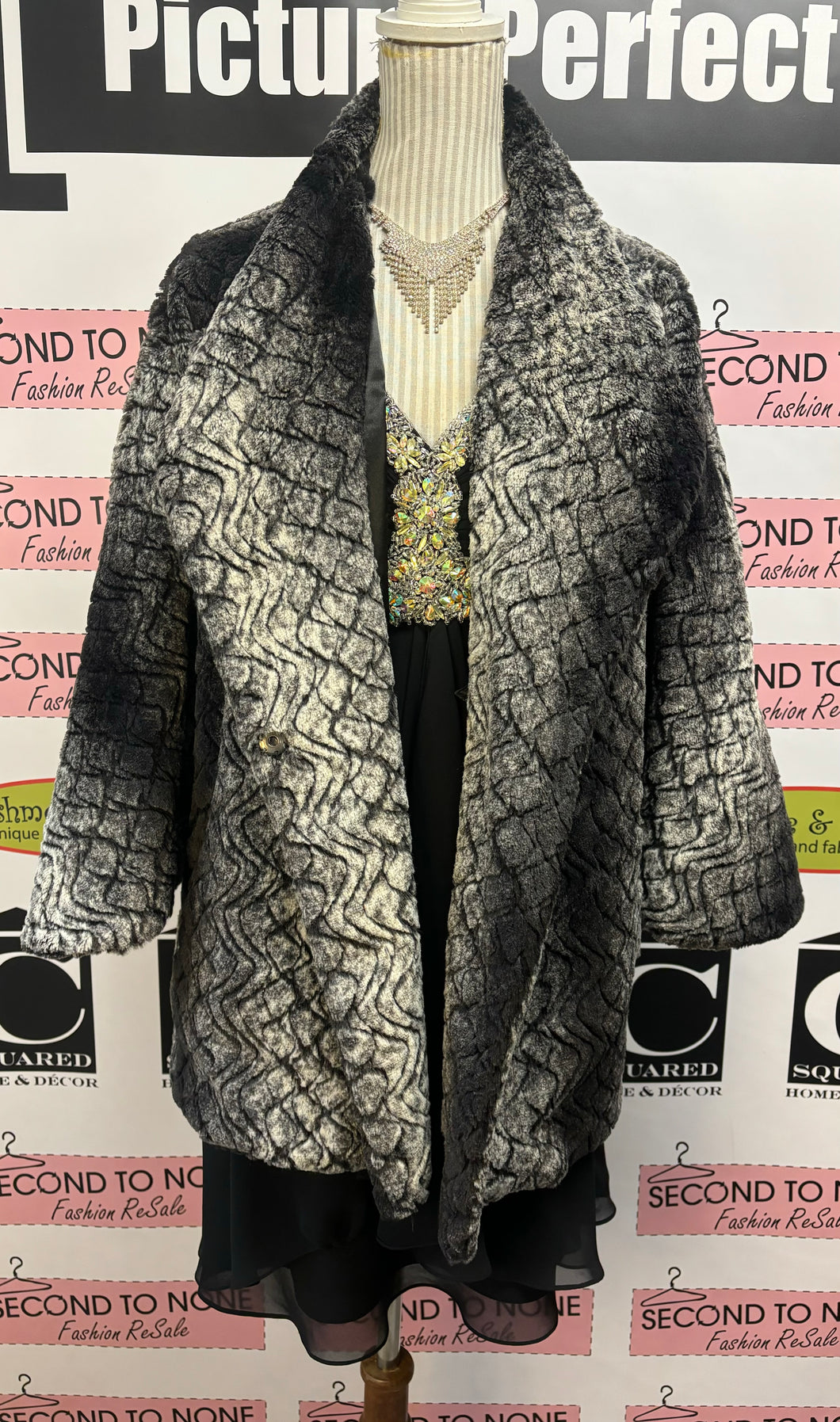 Novelti Batwing Faux Fur Midi Coat (Size L/XL)