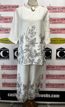 Load image into Gallery viewer, White &amp; Black Floral Tunic Top
