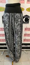 Charger l'image dans la galerie, La Vie en Rose Aqua Printed Pants (Size L)
