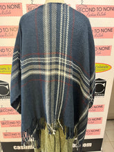 Load image into Gallery viewer, Abercrombie &amp; Fitch Wrap (One Size0
