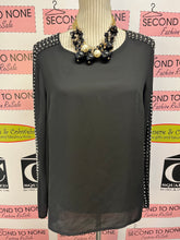 Load image into Gallery viewer, Pearl Sleeve Blouse (Size M)
