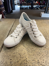 Cargar imagen en el visor de la galería, Blowfish Blaine Braid White Sneakers (Size 8)
