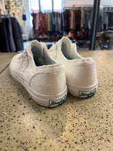 Cargar imagen en el visor de la galería, Blowfish Blaine Braid White Sneakers (Size 8)
