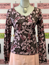 Load image into Gallery viewer, Pink Leaf Knit Top (L)
