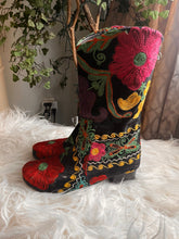 Load image into Gallery viewer, Colorful Embroidered Suede Boots (Size 9)

