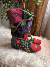 Load image into Gallery viewer, Colorful Embroidered Suede Boots (Size 9)

