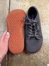 Charger l'image dans la galerie, Whitin Men’s Wide Barefoot Dark Grey Sneakers (Size 8 Men’s/EU 40)
