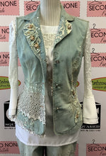 Load image into Gallery viewer, Lace Luxury Top (S)
