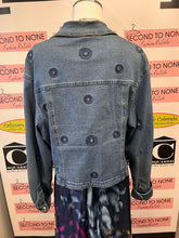 Load image into Gallery viewer, Flower-Embossed Denim Jacket (Size Large)
