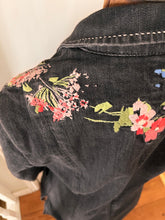 Charger l'image dans la galerie, Tabi Embroidered Denim Jacket (Size S)
